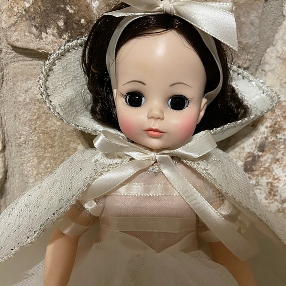 Vintage SNOW WHITE Madame Alexander 1555. Original box. About 13” - Picture 2 of 10